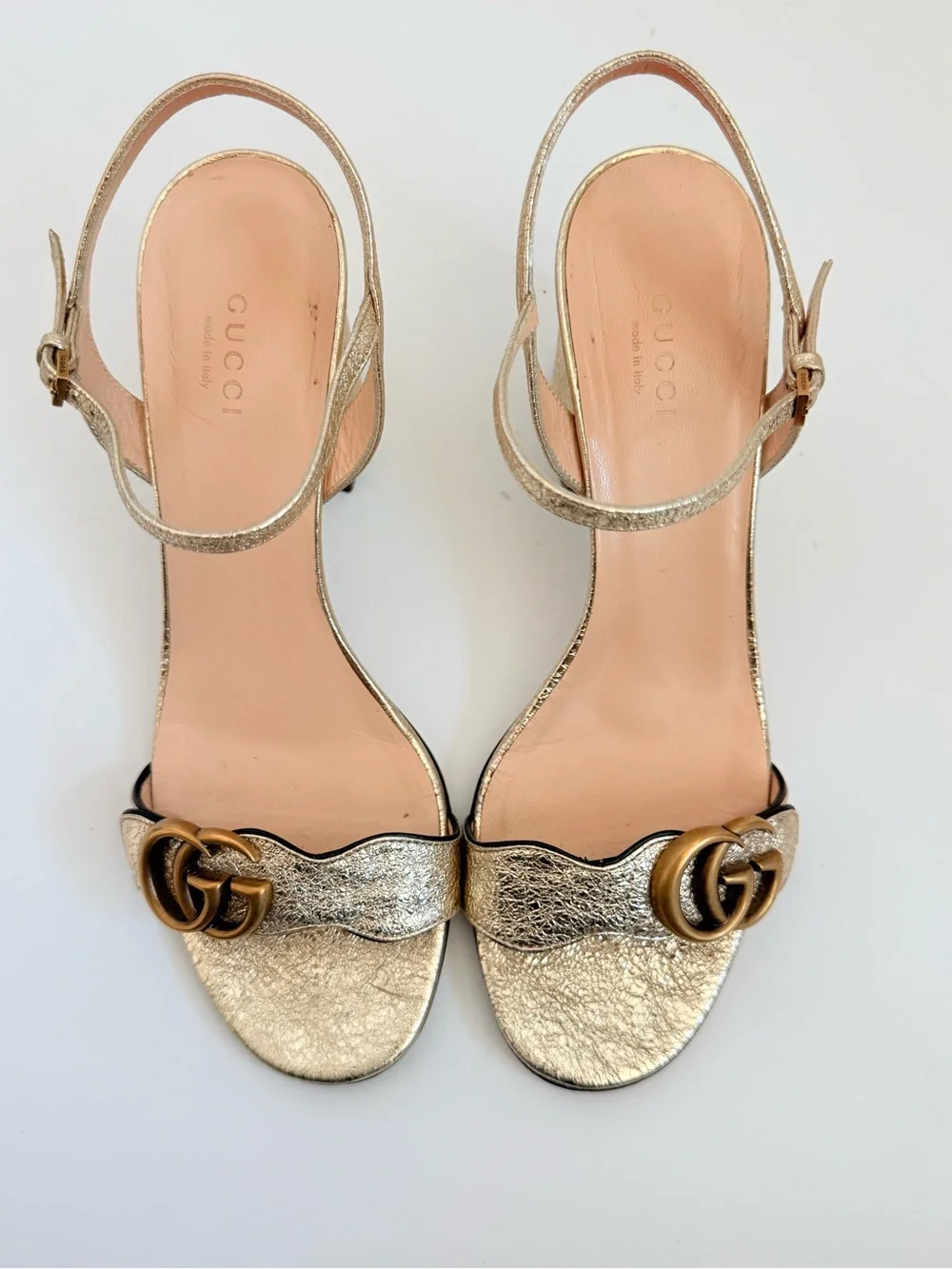 Gucci GG Marmont Platino Gold Metallic Leather Block Heel Sandals 38.5
